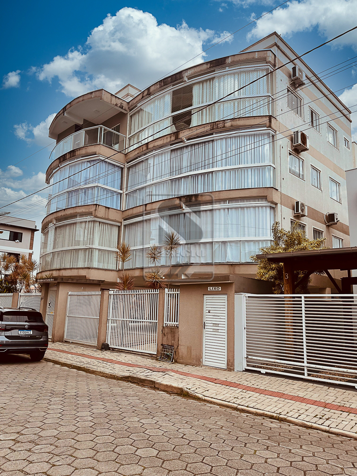 Apartamento em Balneário Piçarras, a 200 metros da praia 