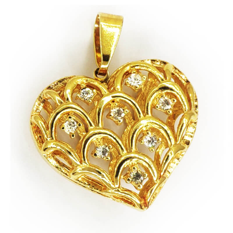 PINGENTE CORAÇÃO FOLHEADO A OURO VAZADO COM ZIRCÔNIAS